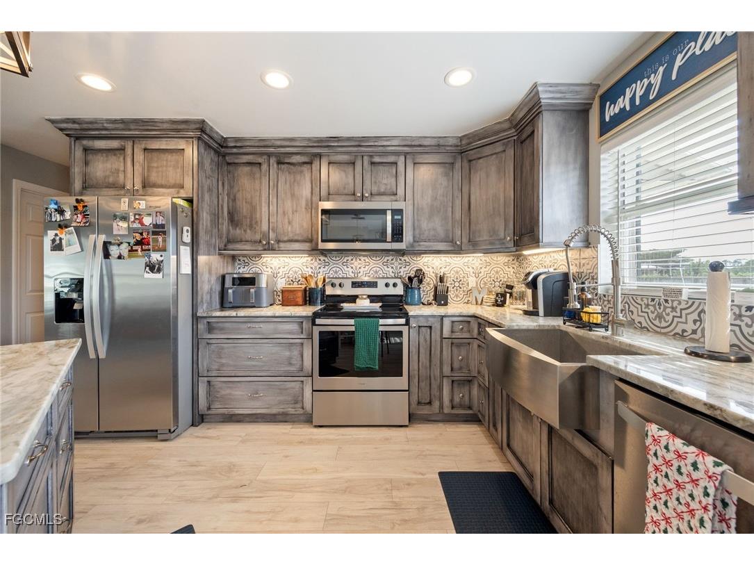 3004 W Briarwood Circle Labelle FL 33935 2025023395 image15