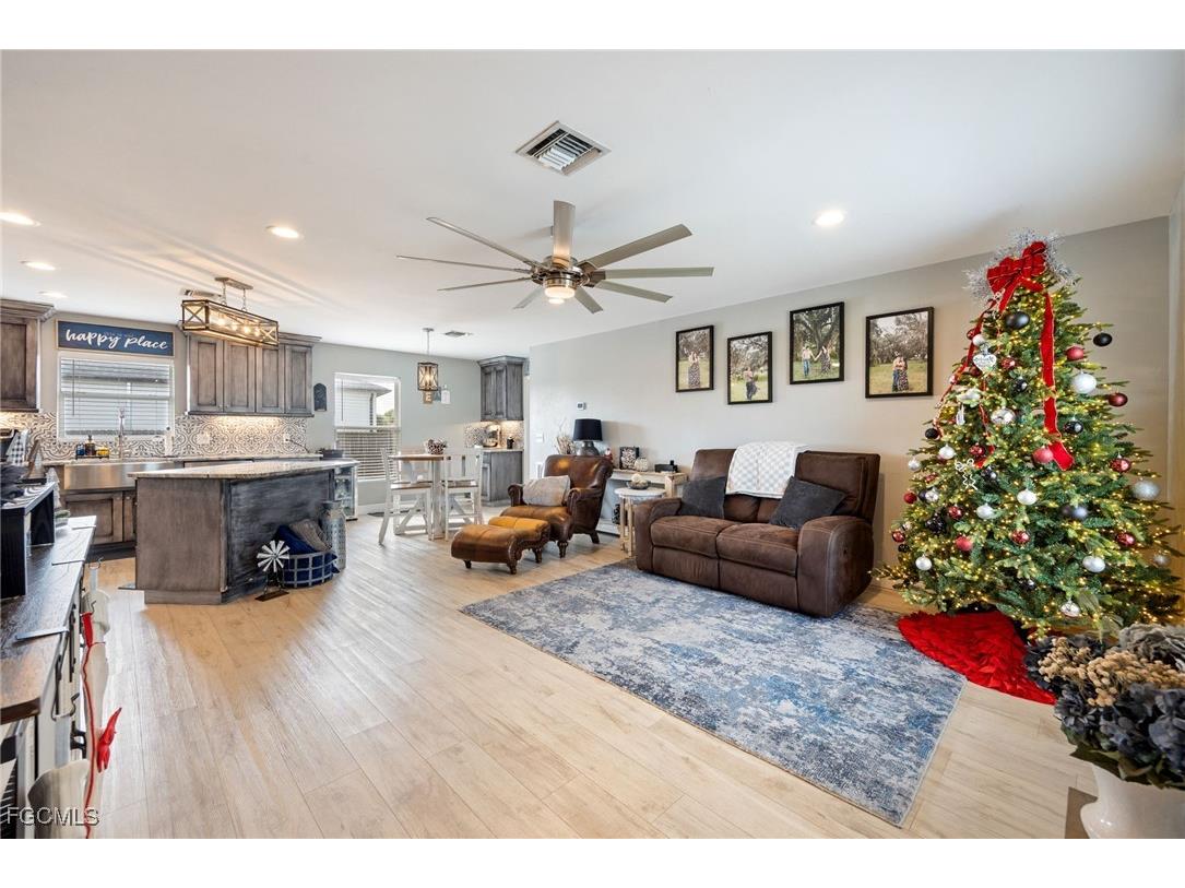 3004 W Briarwood Circle Labelle FL 33935 2025023395 image5