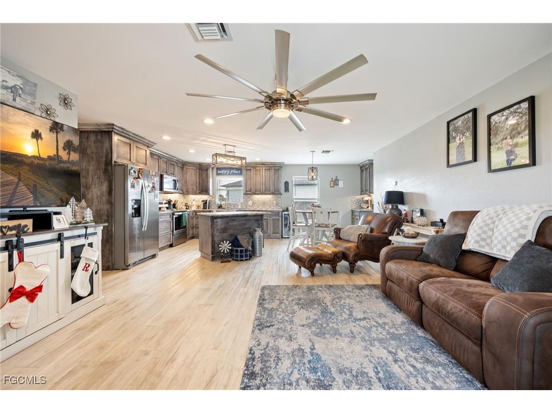 3004 W Briarwood Circle Labelle FL 33935 2025023395 image6