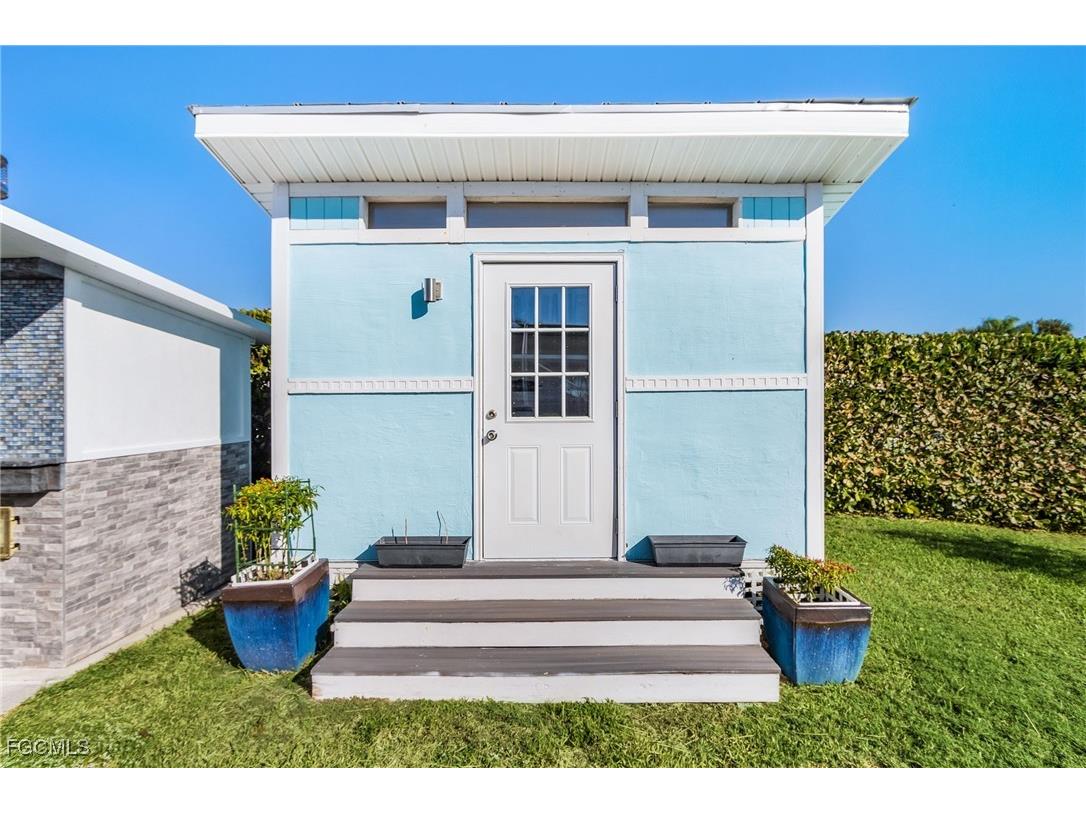 3005 SE 18th Avenue Cape Coral FL 33904 2025020771 image11