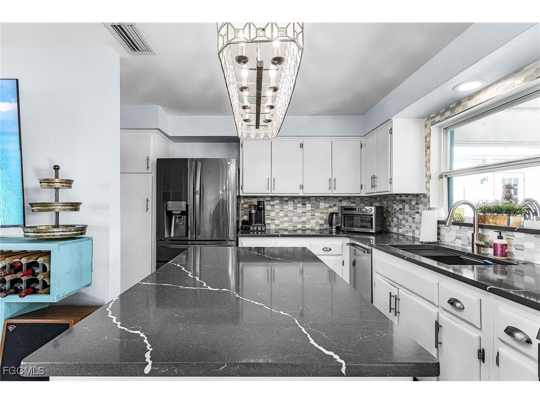 3005 SE 18th Avenue Cape Coral FL 33904 2025020771 image17