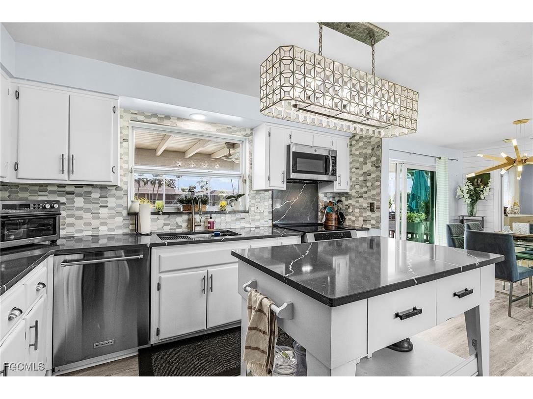 3005 SE 18th Avenue Cape Coral FL 33904 2025020771 image6