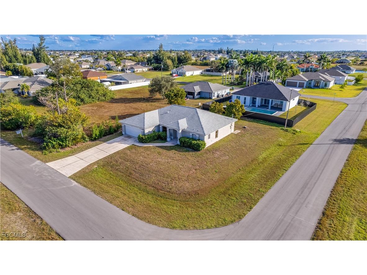 3006 NW 10th Terrace Cape Coral FL 33993 2025023185 image3