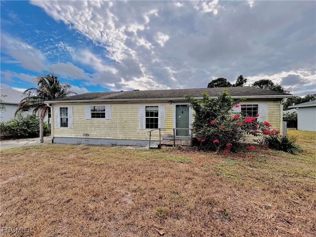 3007 52nd Street W Lehigh Acres FL 33971 2025024555 image1