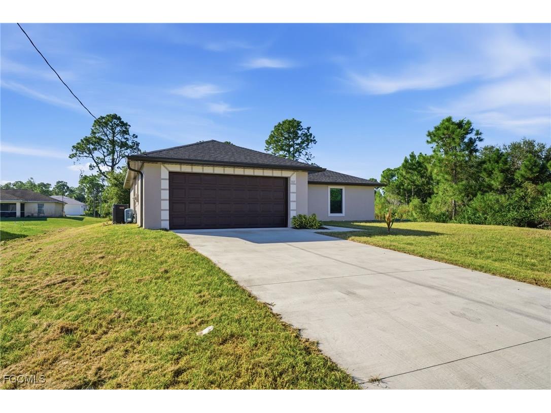 3007 53rd Street W Lehigh Acres FL 33971 2025020278 image1