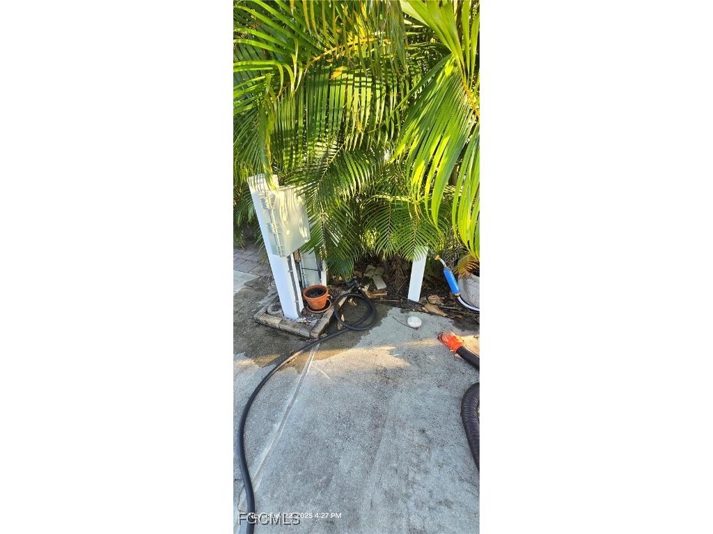 3007 Crystal Lake Drive Naples FL 34120 2025021444 image24