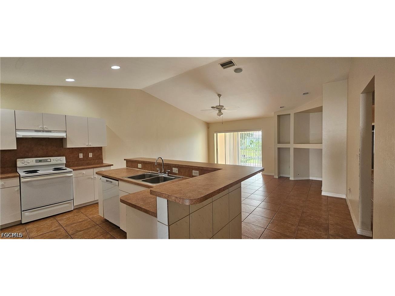 3007 SW Santa Barbara Place Cape Coral FL 33914 2026028249 image5