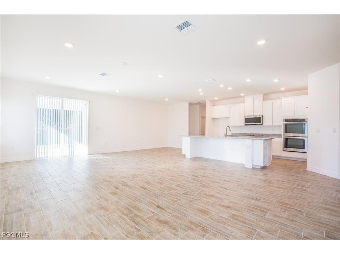 3008 38th Street SW Lehigh Acres FL 33976 2026007762 image7