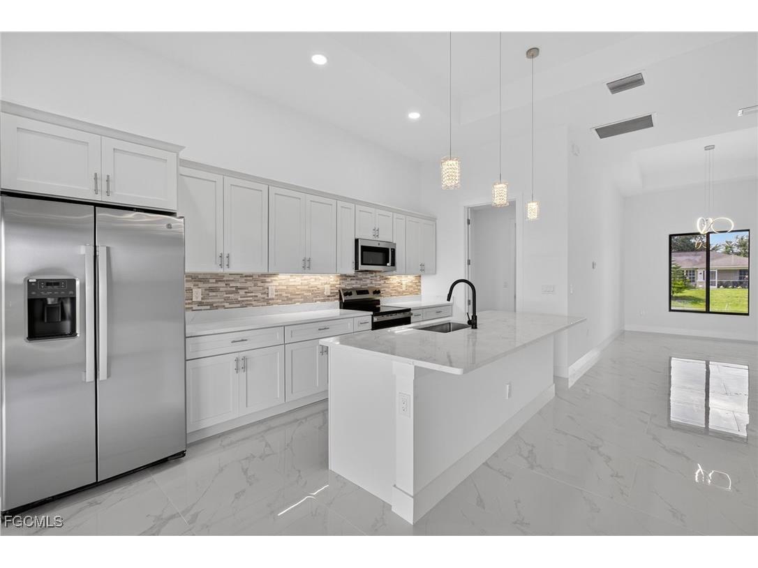 3008 62nd Street W Lehigh Acres FL 33971 2025002271 image15