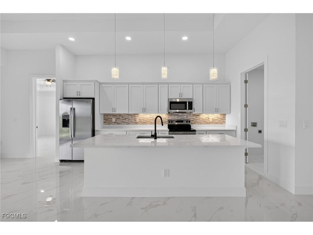 3008 62nd Street W Lehigh Acres FL 33971 2025002271 image16