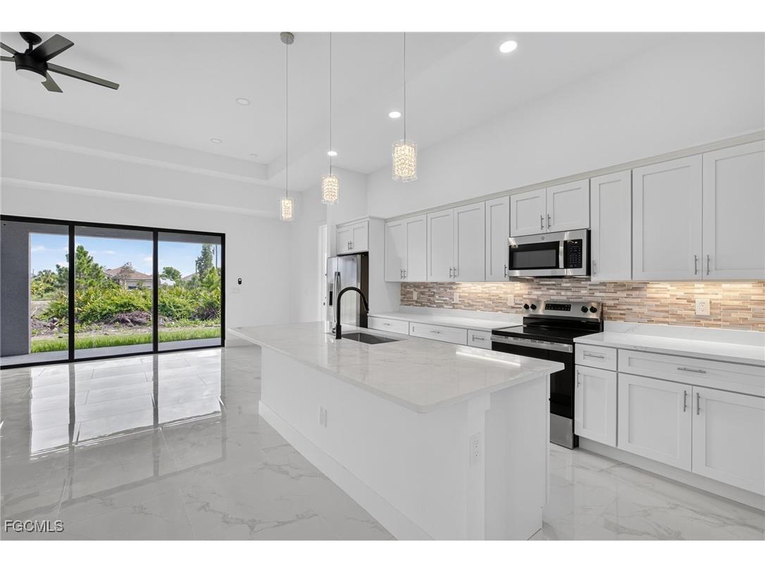 3008 62nd Street W Lehigh Acres FL 33971 2025002271 image17