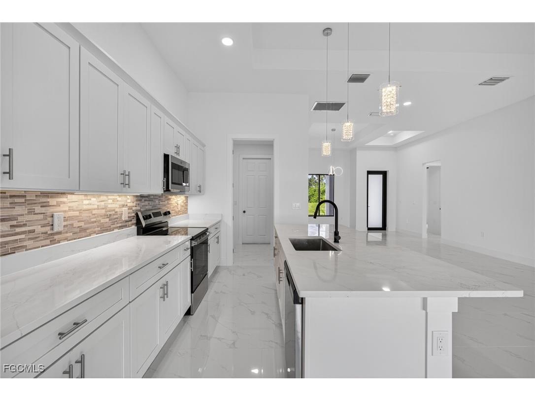 3008 62nd Street W Lehigh Acres FL 33971 2025002271 image19