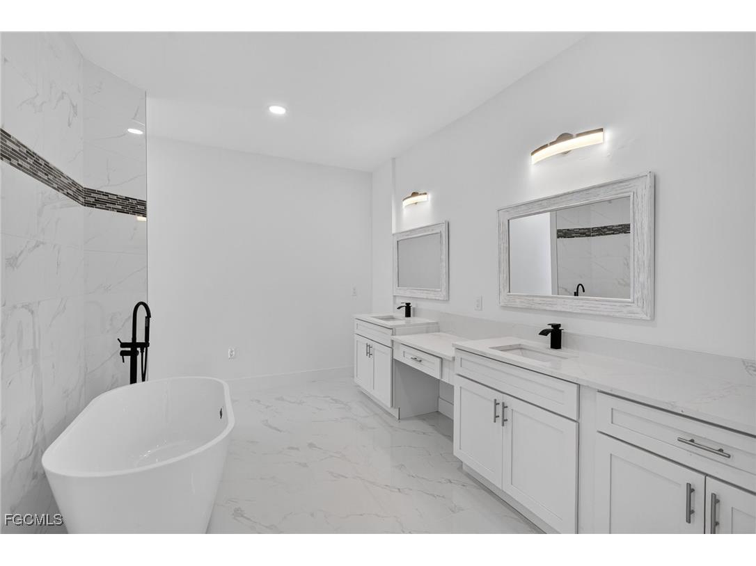 3008 62nd Street W Lehigh Acres FL 33971 2025002271 image33