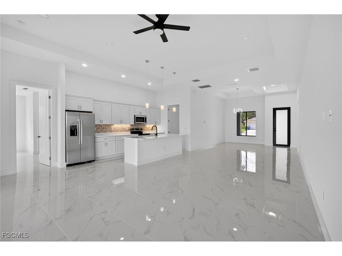 3008 62nd Street W Lehigh Acres FL 33971 2025002271 image8