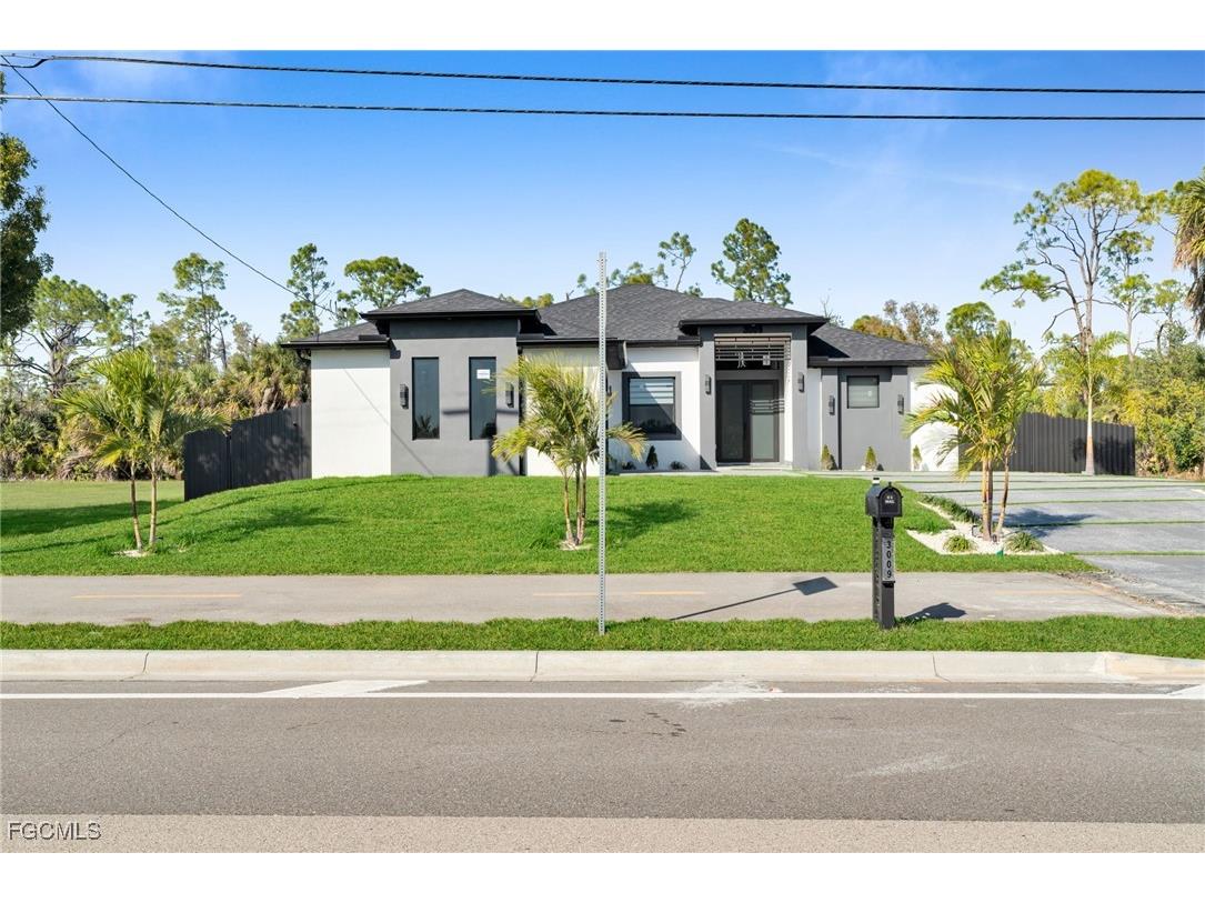 3009 NW Van Buren Parkway Cape Coral FL 33993 2025024572 image1