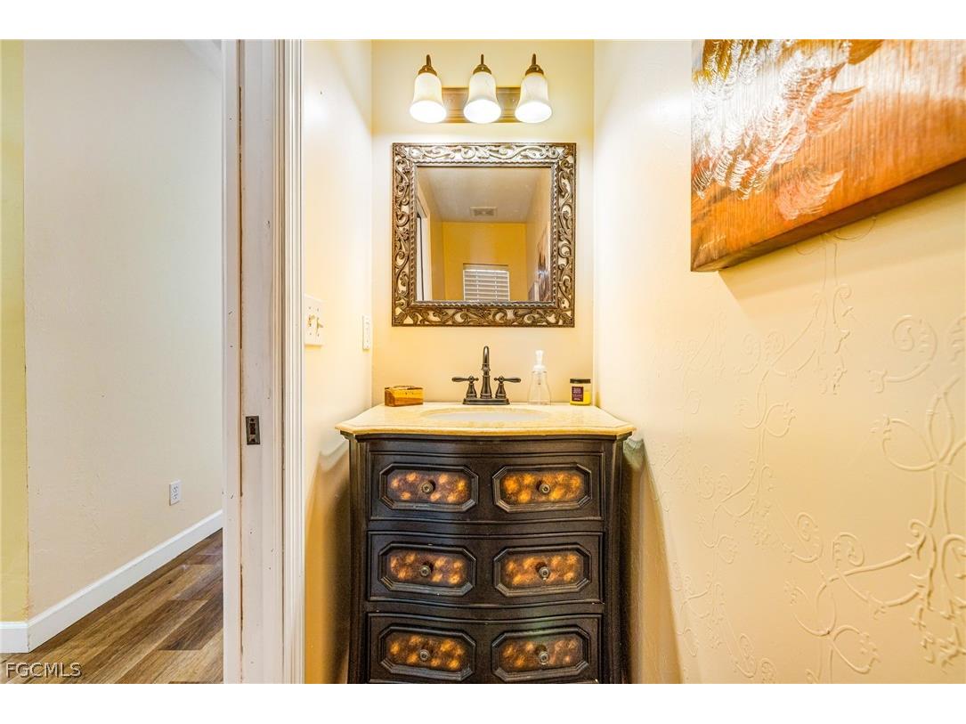 3009 Palmetto Oak Drive #102 Fort Myers FL 33916 2026014000 image8