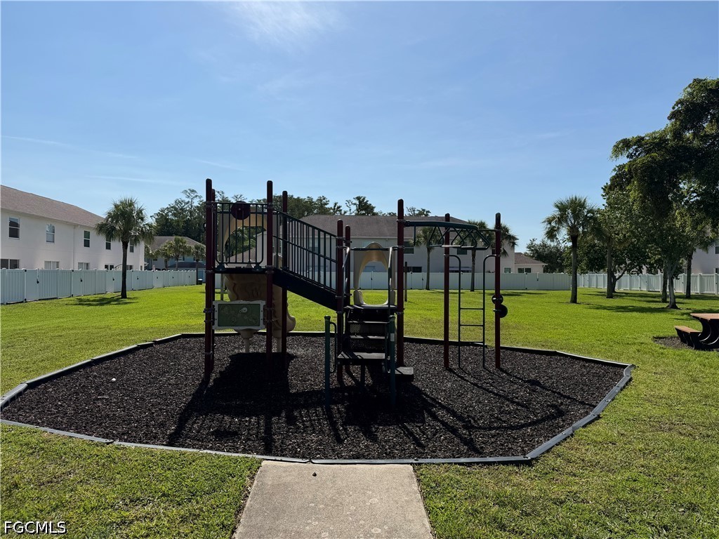 3009 Palmetto Oak Drive #103 Fort Myers FL 33916 2026028288 image34