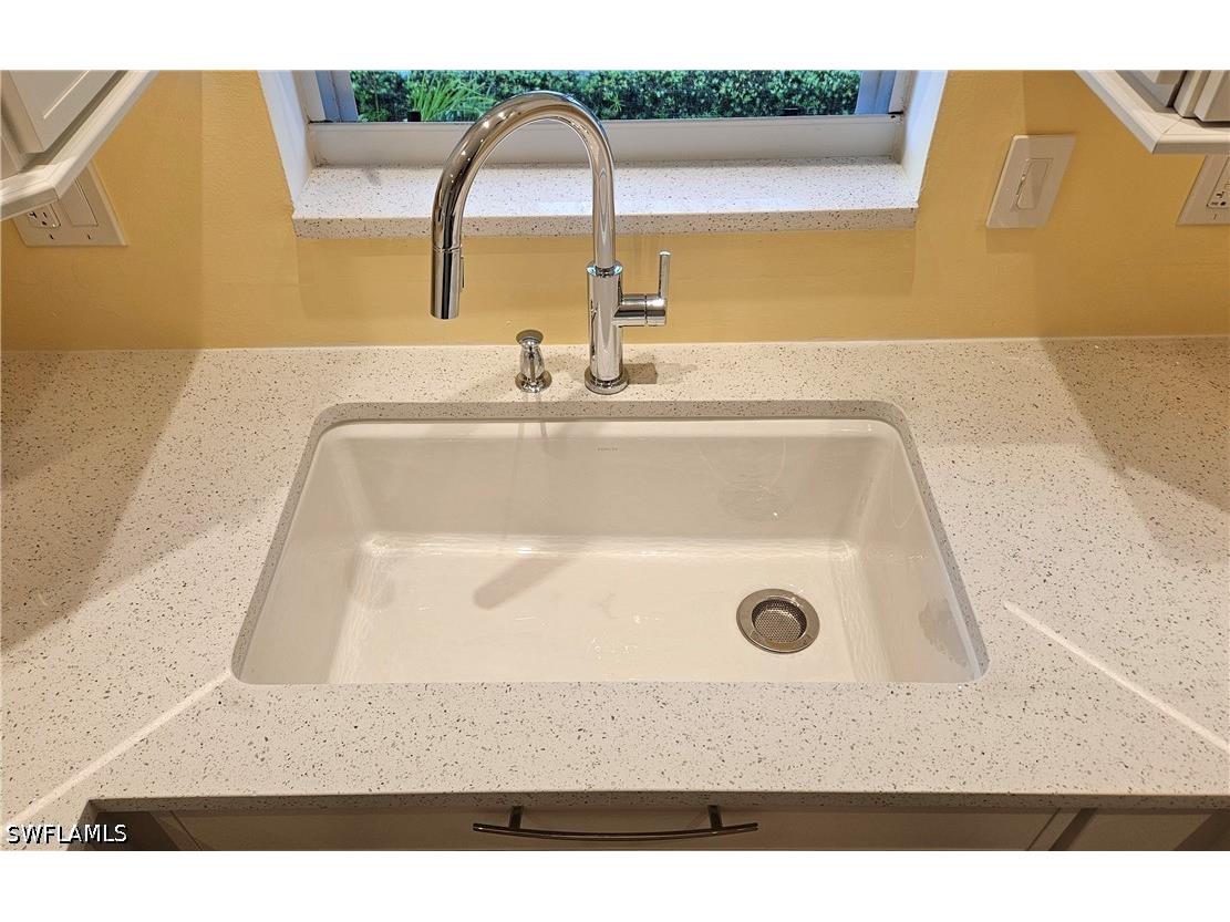 301 6th Avenue S #D Naples FL 34102 226015393 image16