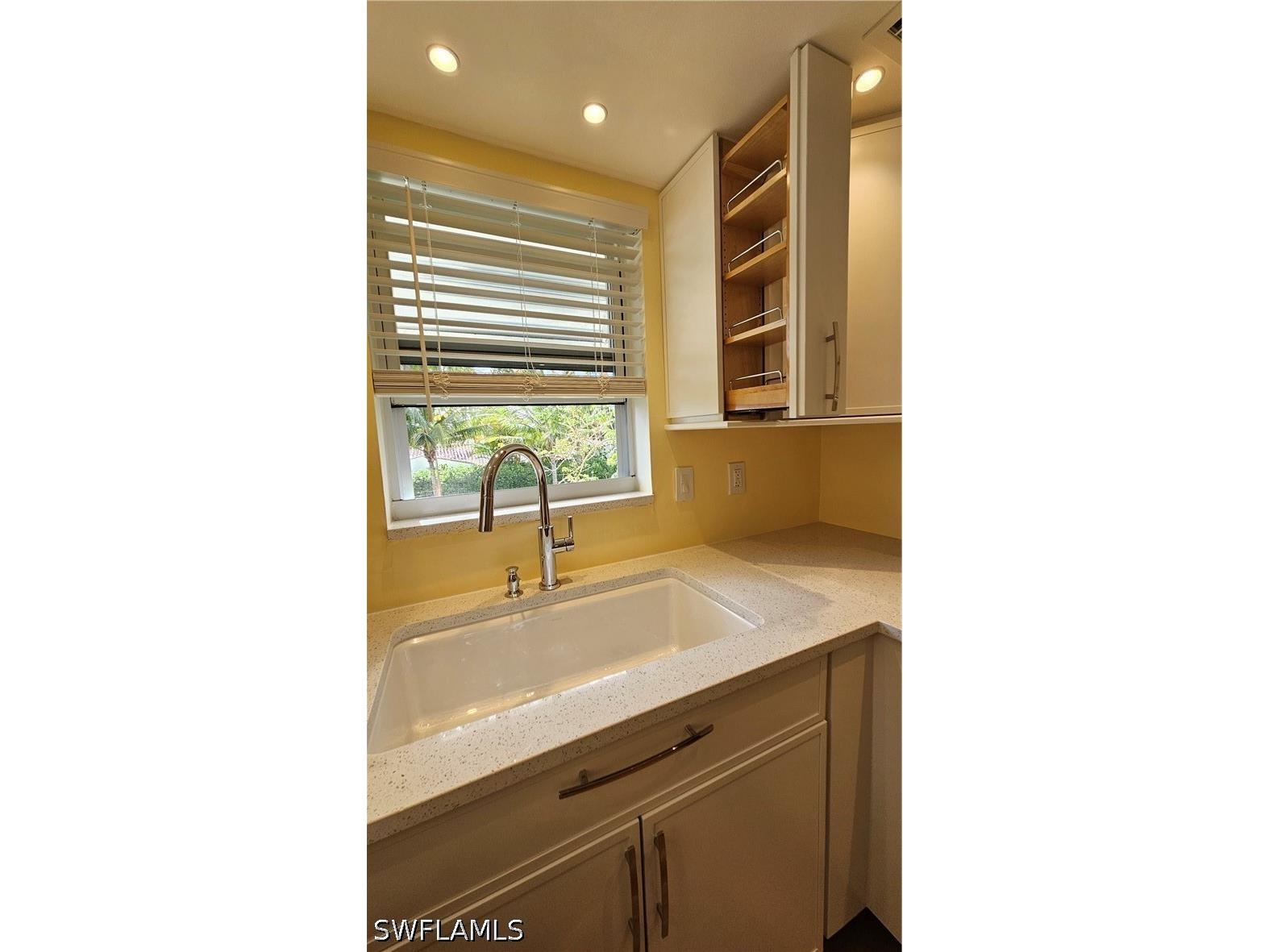 301 6th Avenue S #D Naples FL 34102 226015393 image17