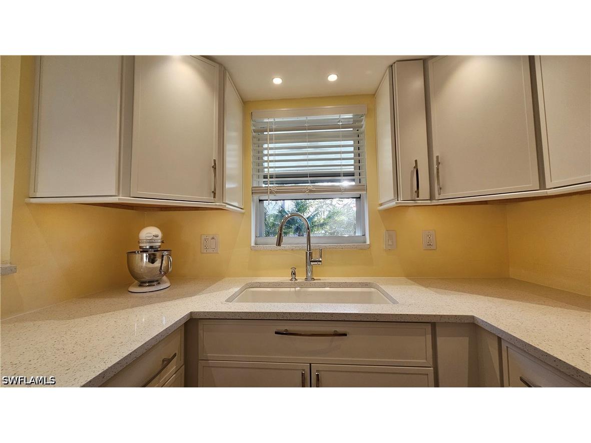 301 6th Avenue S #D Naples FL 34102 226015393 image18