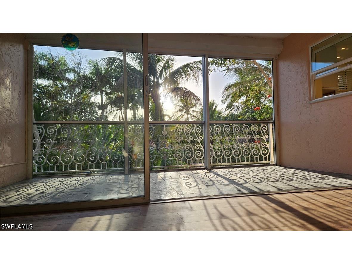301 6th Avenue S #D Naples FL 34102 226015393 image2