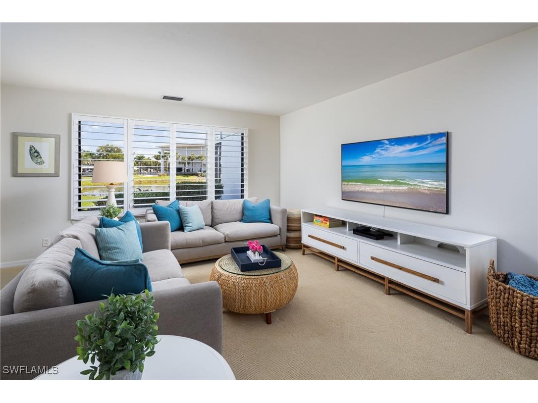 301 Courtside Drive Naples FL 34105 225076196 image4