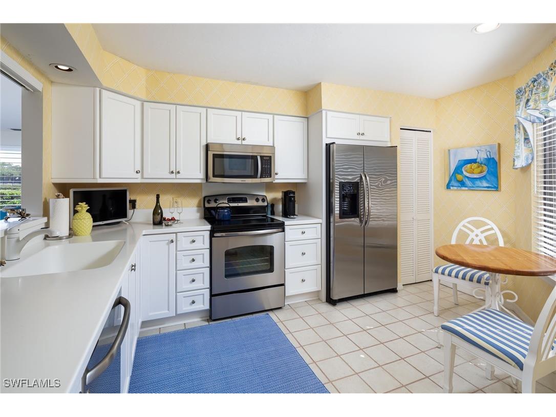 301 Courtside Drive Naples FL 34105 225076196 image7