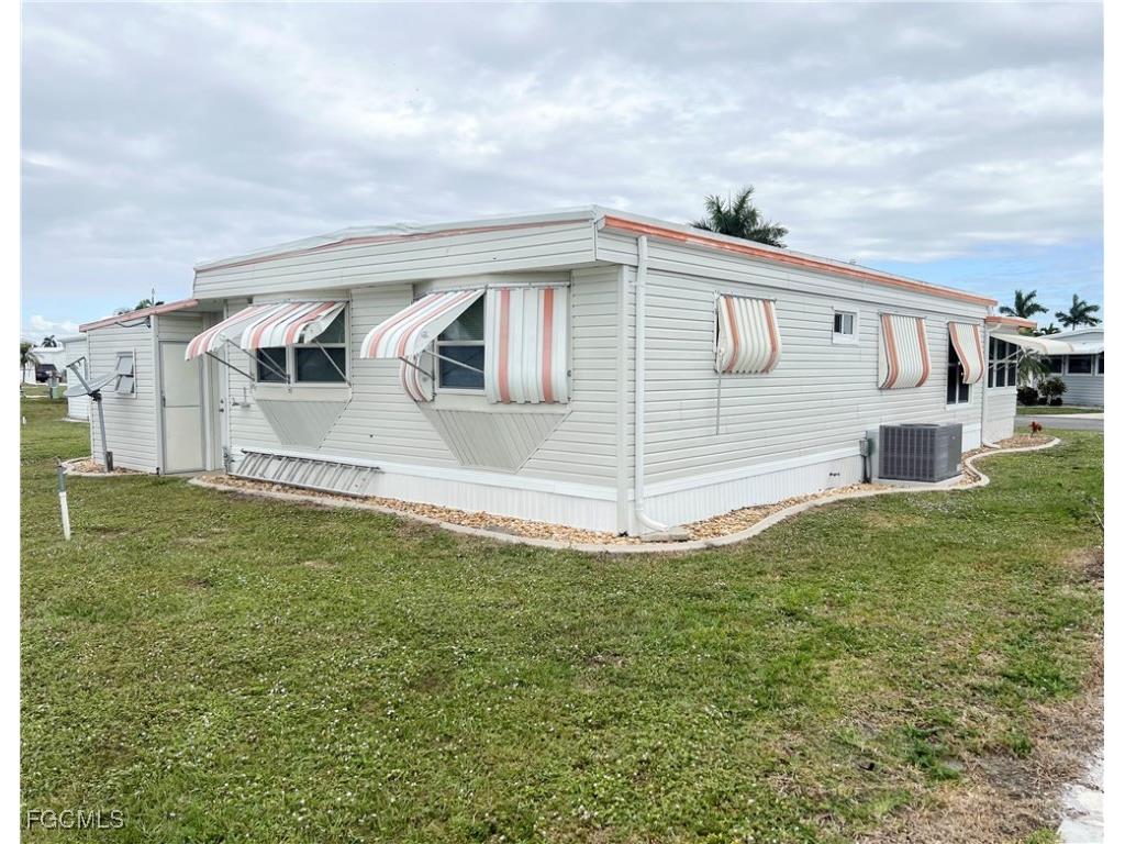 301 Dillard Avenue Fort Myers FL 33908 2025022192 image24