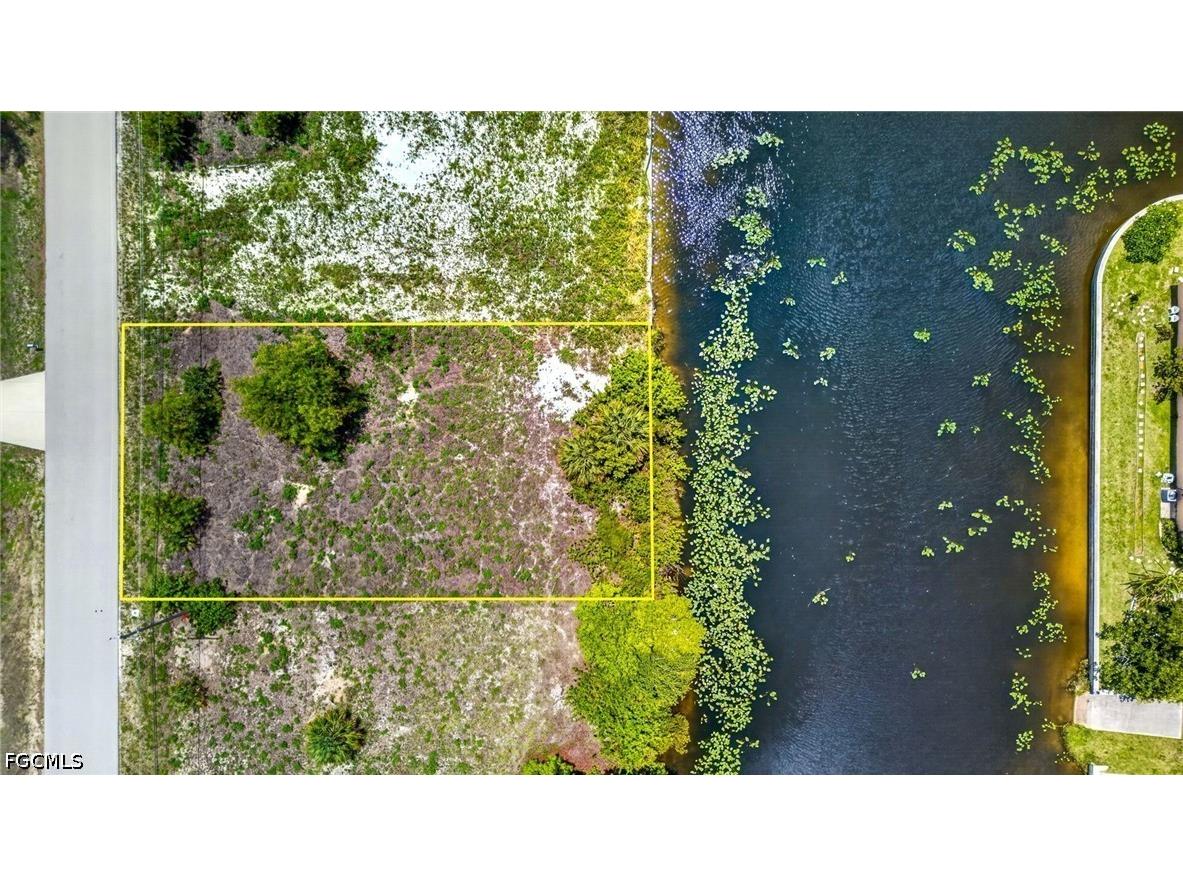 301 NW 5th Terrace Cape Coral FL 33993 2026024156 image2