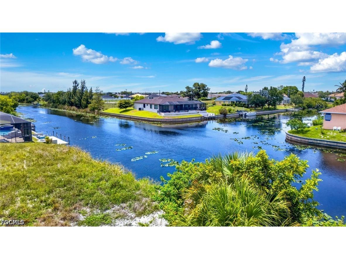 301 NW 5th Terrace Cape Coral FL 33993 2026024156 image3