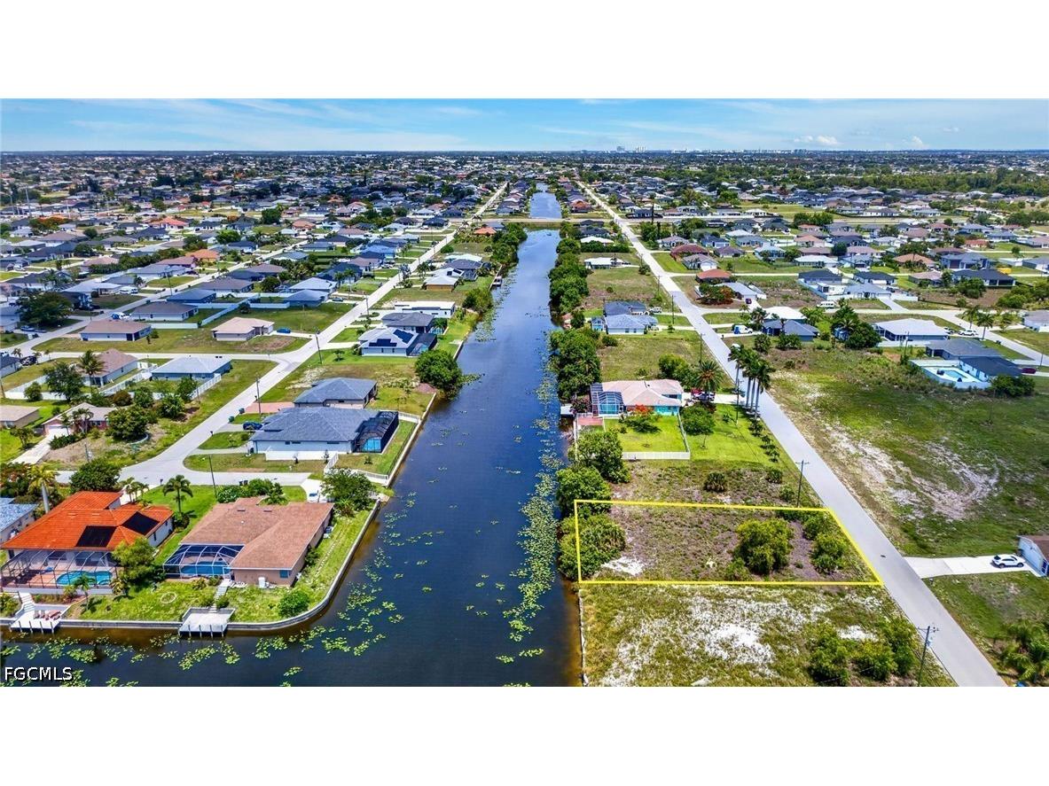 301 NW 5th Terrace Cape Coral FL 33993 2026024156 image5