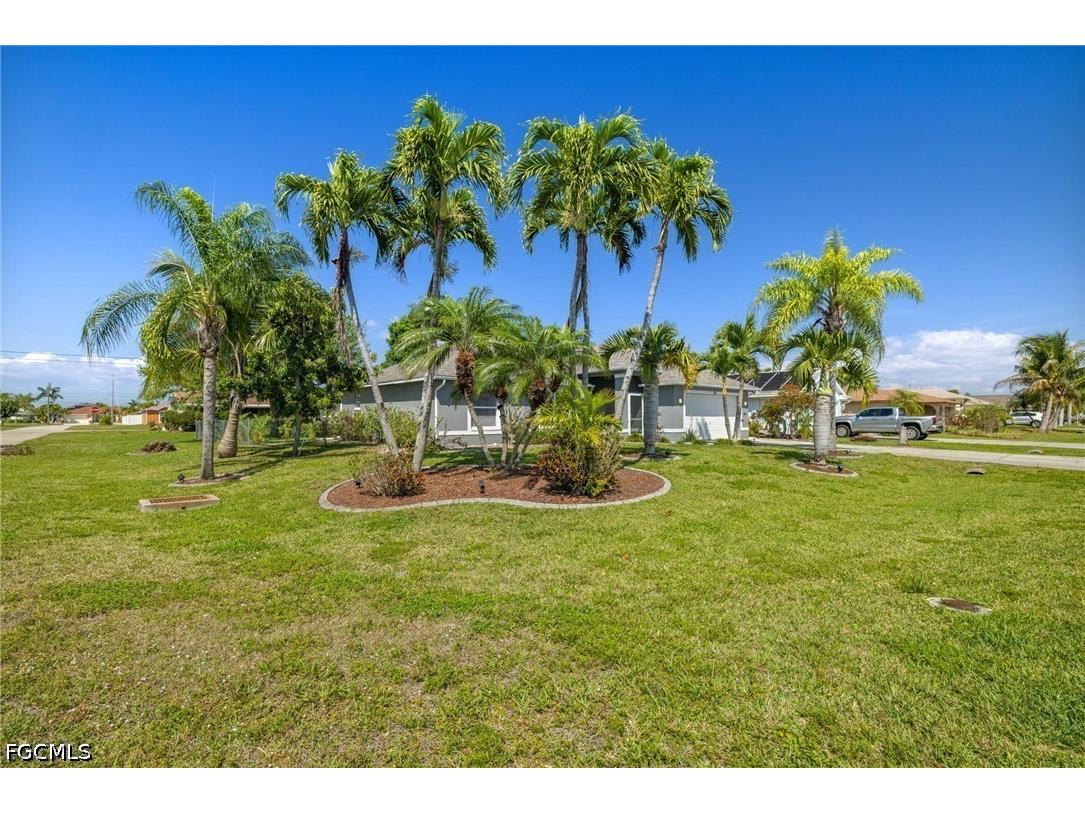 301 SE 30th Terrace Cape Coral FL 33904 2026028899 image3