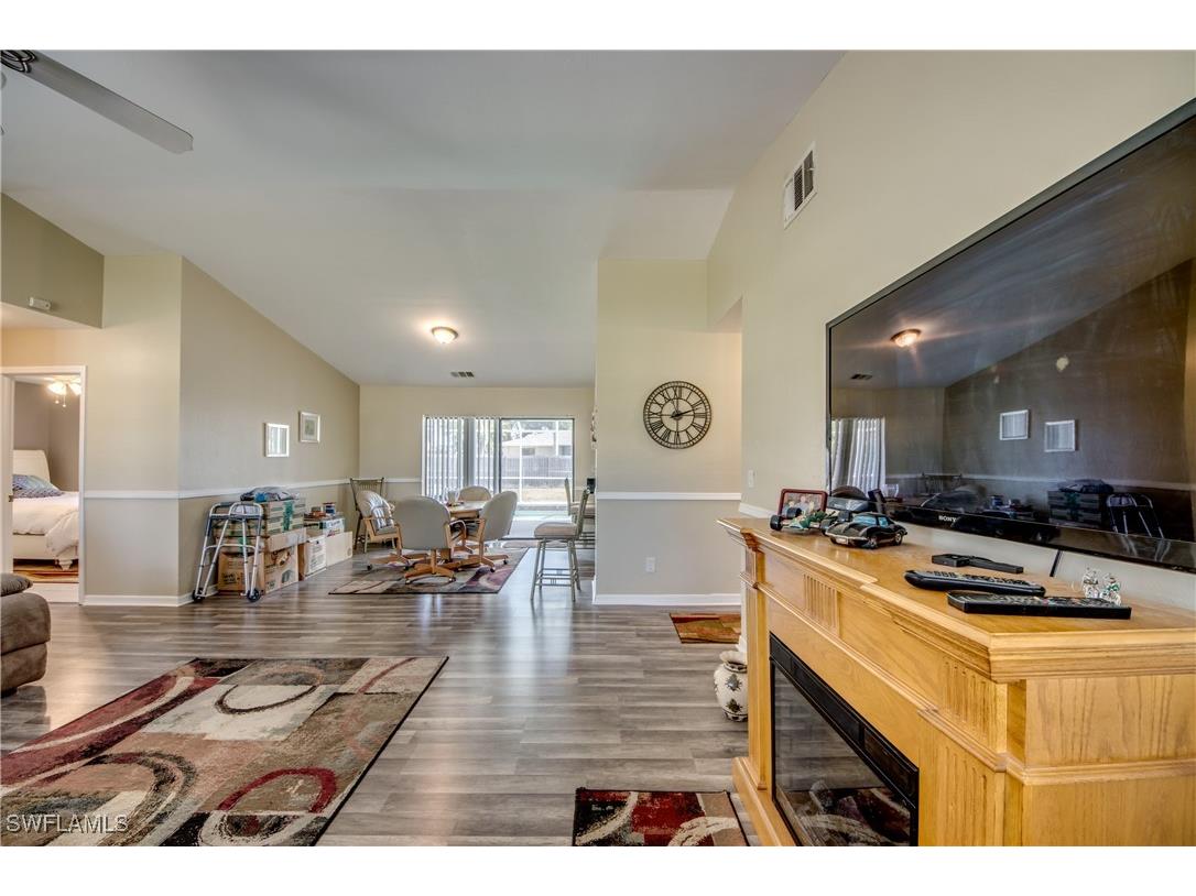 301 SW 32nd Terrace Cape Coral FL 33914 225050812 image4