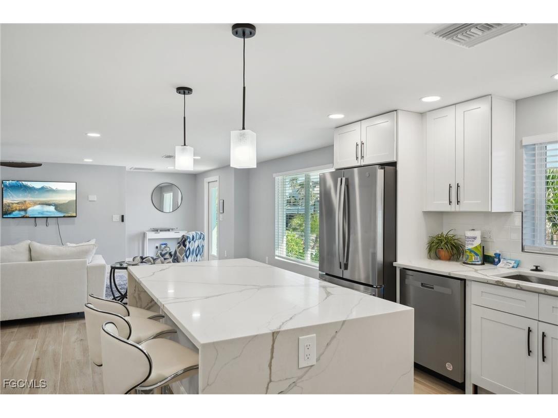 301 Seminole Way Fort Myers Beach FL 33931 2025010427 image11
