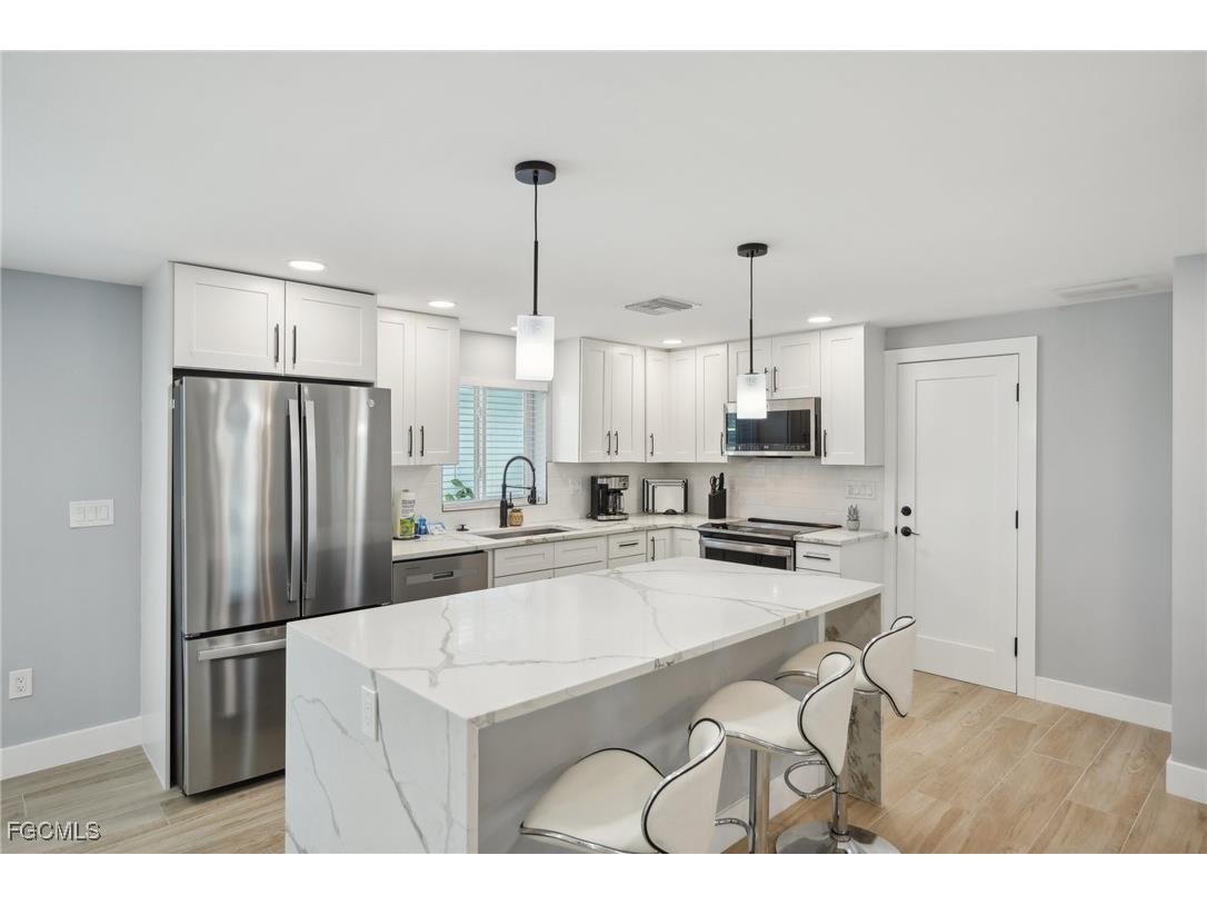 301 Seminole Way Fort Myers Beach FL 33931 2025010427 image12