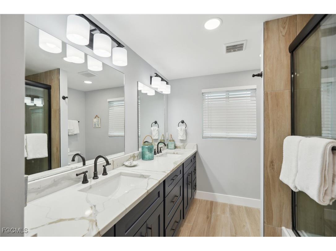 301 Seminole Way Fort Myers Beach FL 33931 2025010427 image16