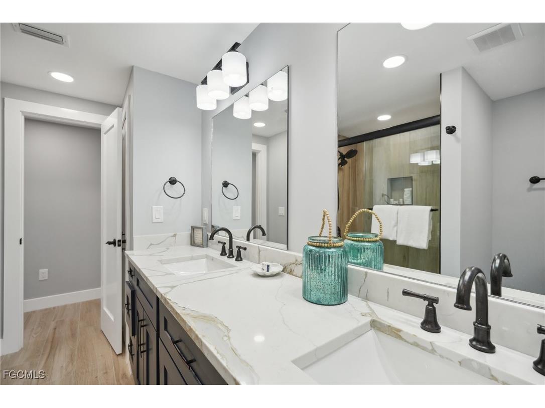 301 Seminole Way Fort Myers Beach FL 33931 2025010427 image18