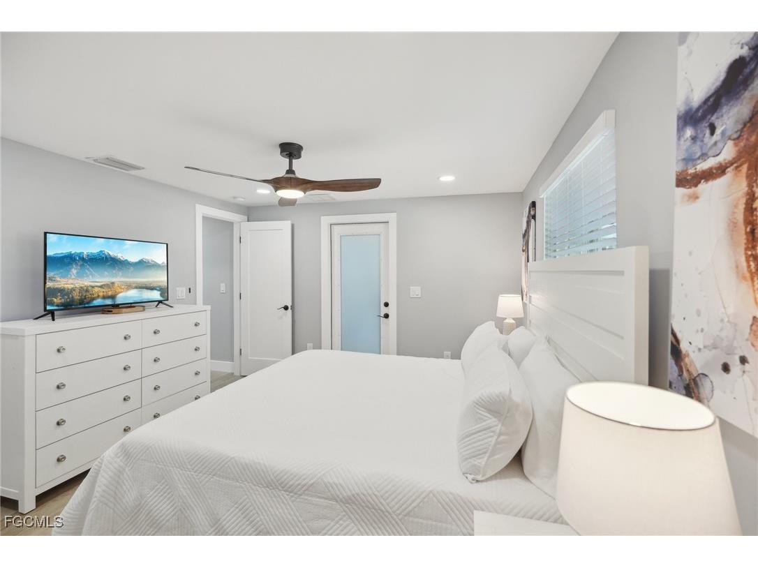 301 Seminole Way Fort Myers Beach FL 33931 2025010427 image20