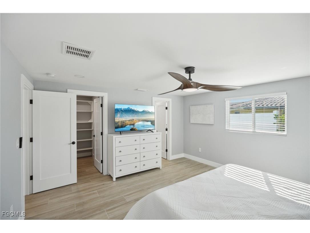 301 Seminole Way Fort Myers Beach FL 33931 2025010427 image22