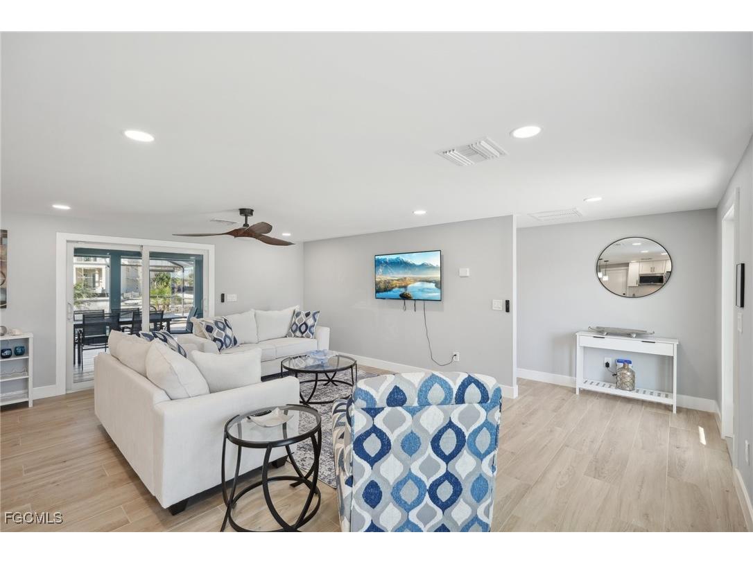 301 Seminole Way Fort Myers Beach FL 33931 2025010427 image6