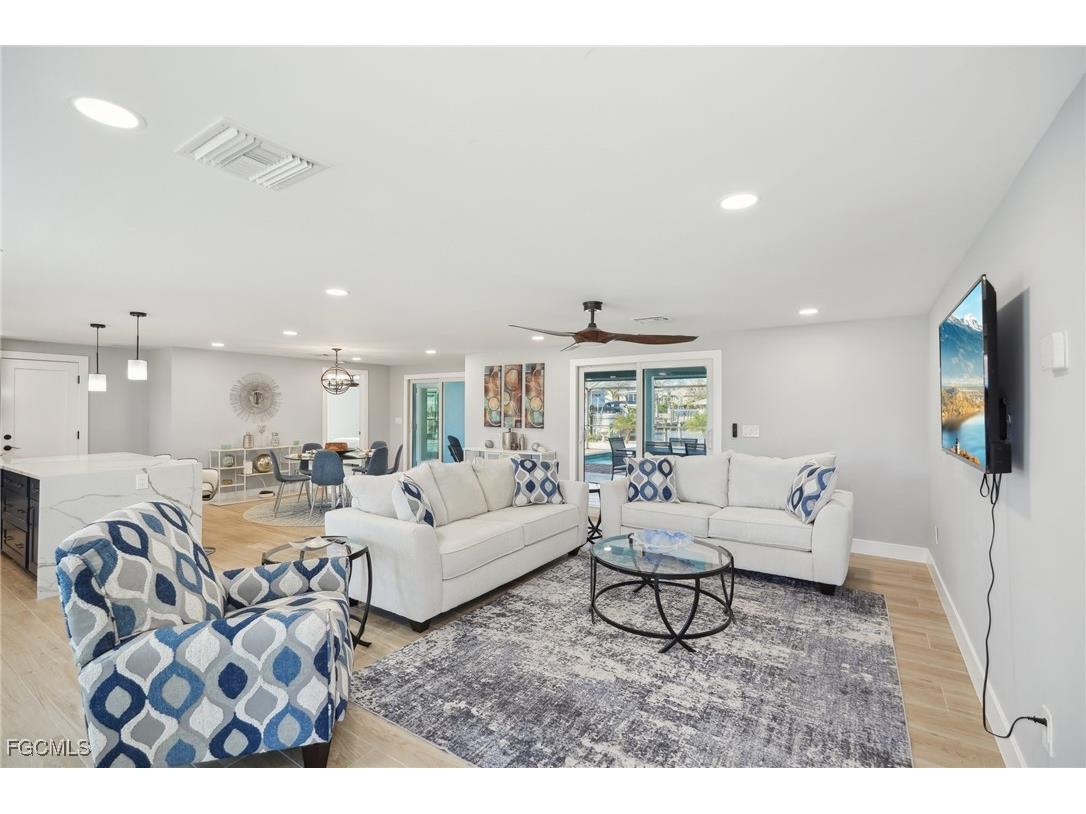 301 Seminole Way Fort Myers Beach FL 33931 2025010427 image7