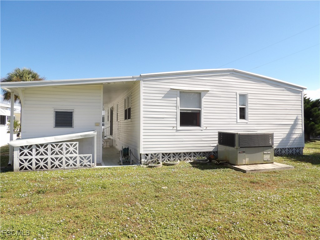 301 Twig Court N North Fort Myers FL 33917 2025019611 image3