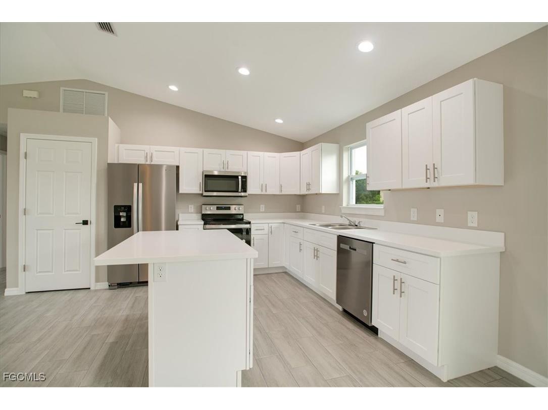 3010 67th Street W Lehigh Acres FL 33971 2025022254 image3