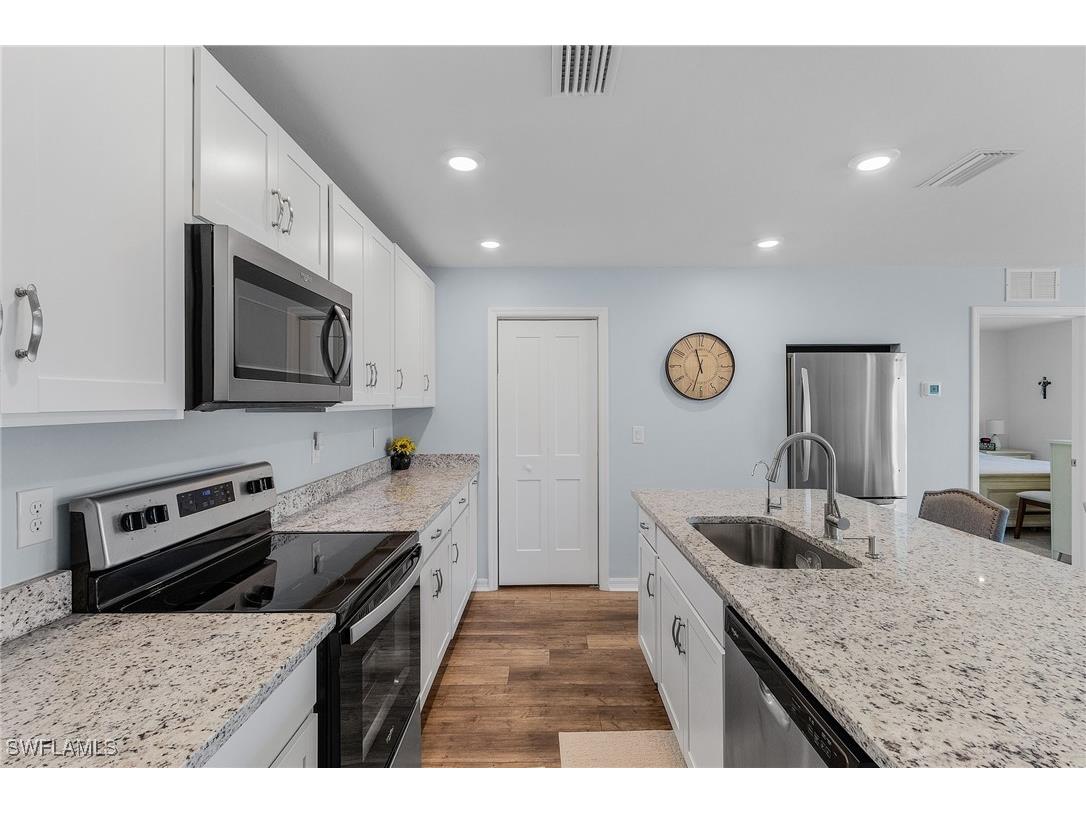 3010 NE 6th Place Cape Coral FL 33909 224076739 image8