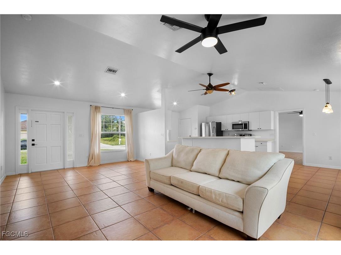 3011 50th Street SW Lehigh Acres FL 33976 2025018359 image4