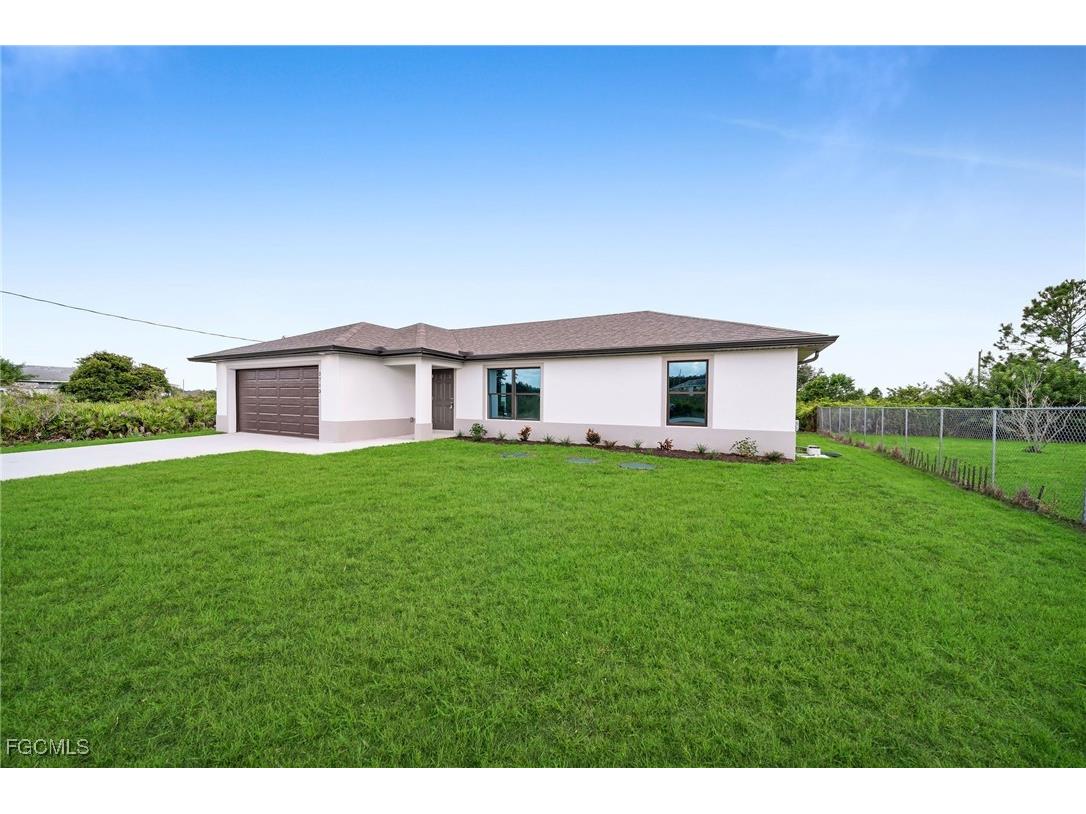 3011 71st Street W Lehigh Acres FL 33971 2025000147 image2