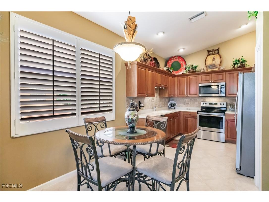 3011 Meandering Way #202 Fort Myers FL 33905 2025013487 image13