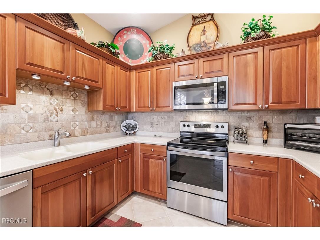 3011 Meandering Way #202 Fort Myers FL 33905 2025013487 image15