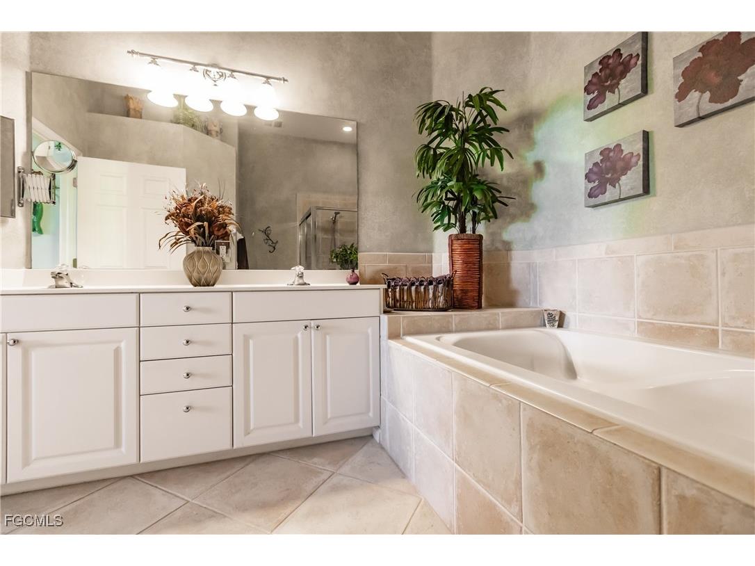 3011 Meandering Way #202 Fort Myers FL 33905 2025013487 image26