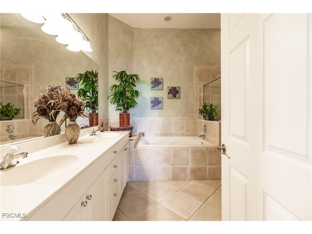 3011 Meandering Way #202 Fort Myers FL 33905 2025023747 image23